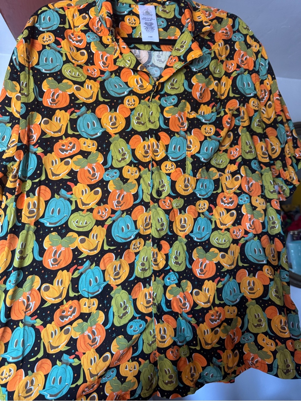 Disney Parks Mickey & Friends Halloween jack-o'-lantern button-down shirt NWT L